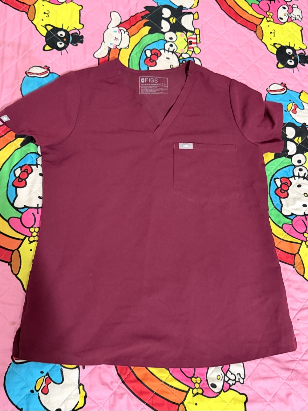 Figs Men’s V-Neck Top in Burgundy